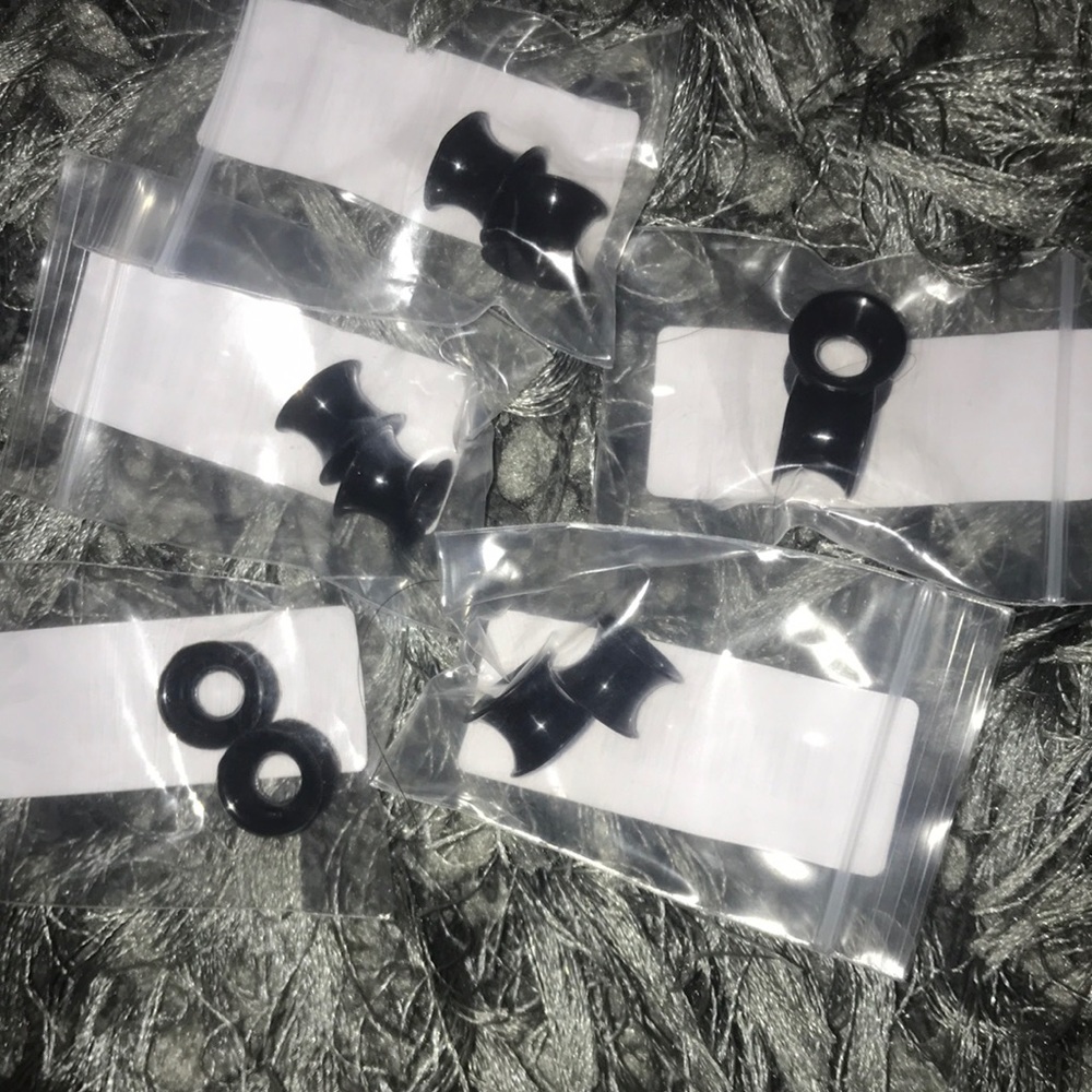 0g silicone ear tunnel
